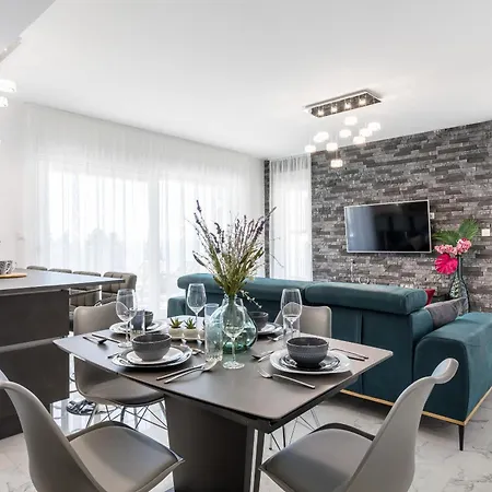 Karla Apartment