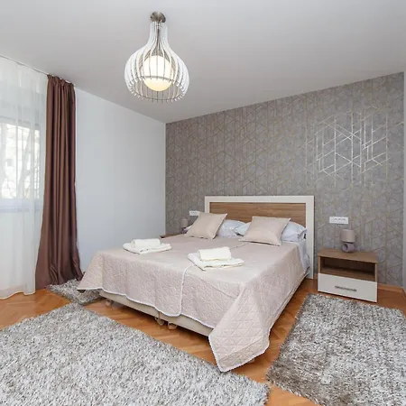 Karla Apartman